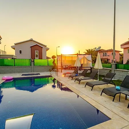 Charming With A Private Pool In Villa